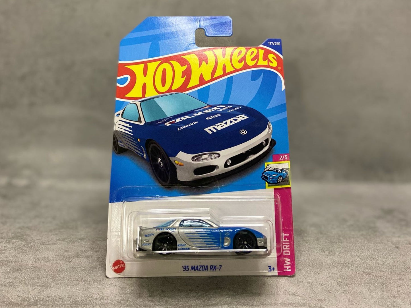 Hot Wheels '95 Mazda RX-7 – mașinuță 1:64 cu design sportiv și motor rotativ iconic
