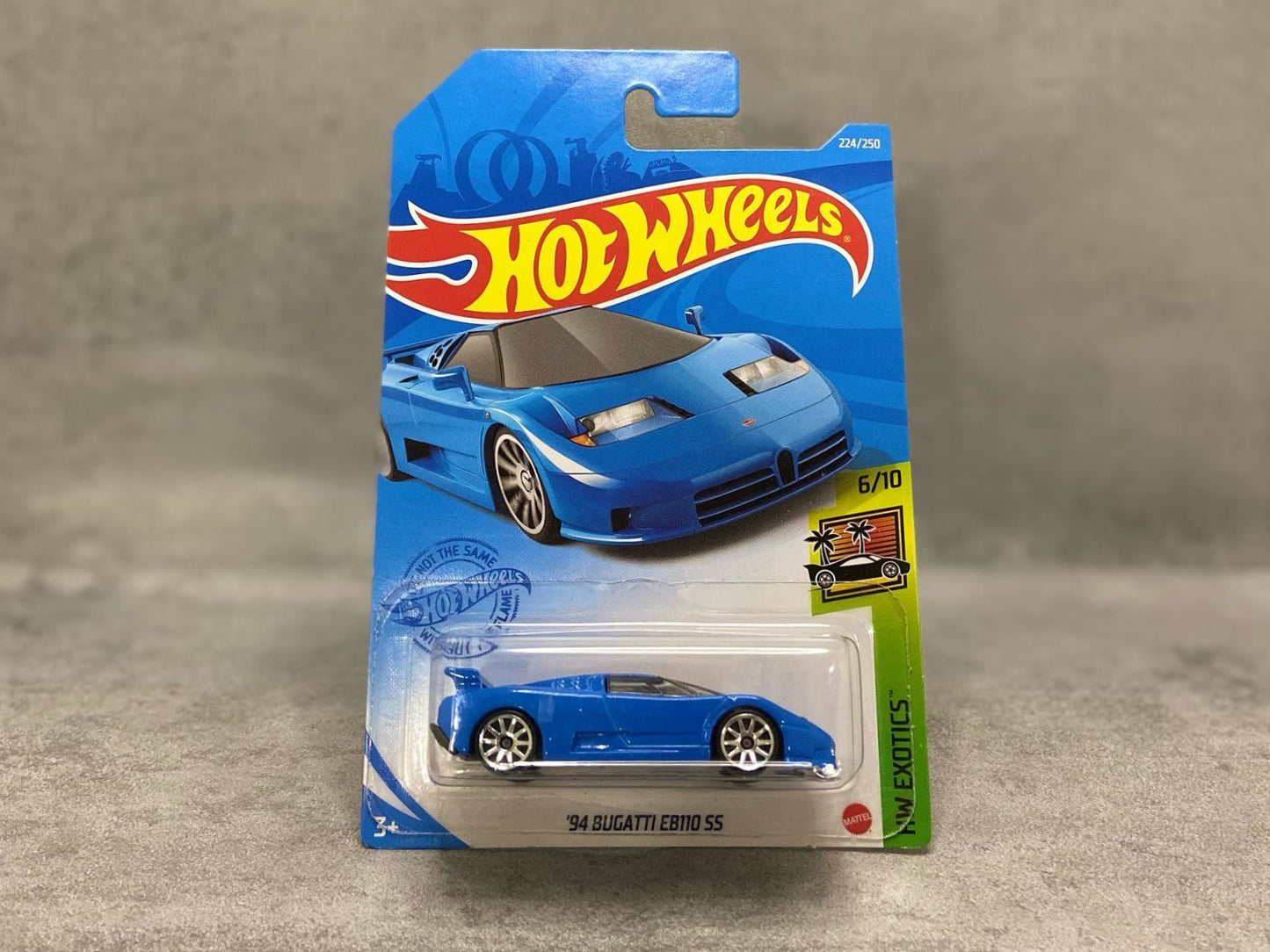 Hot Wheels '94 Bugatti EB110 SS – mașinuță 1:64 cu design futurist și detalii de supercar de lux
