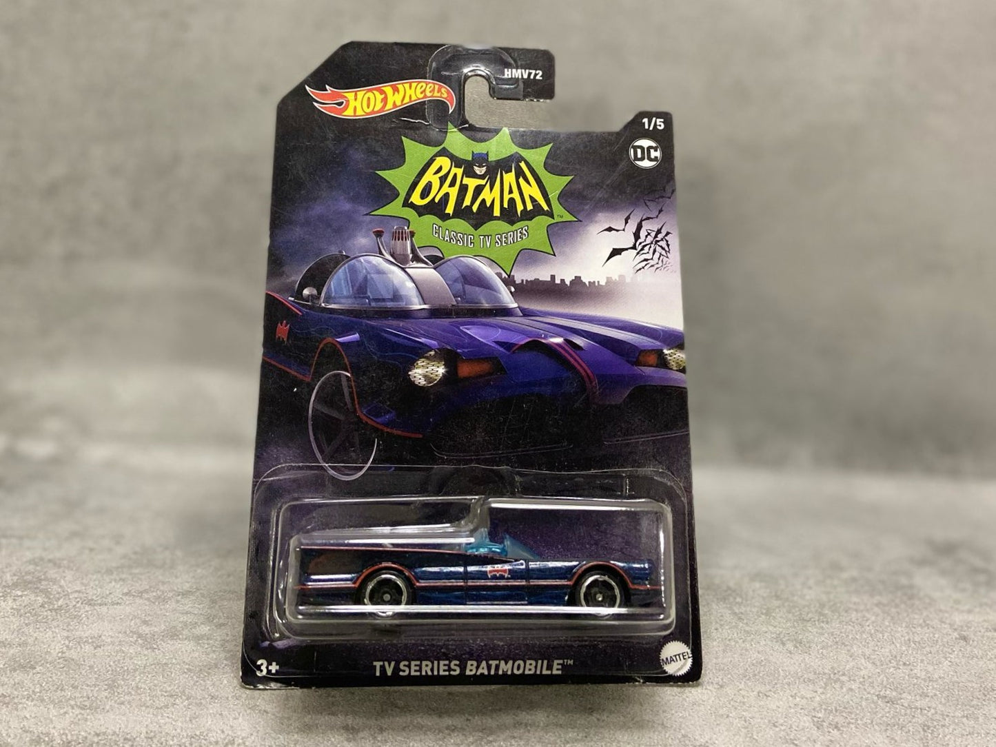 Hot Wheels TV Series Batmobile – mașinuță 1:64 retro inspirată din seria originală Batman
