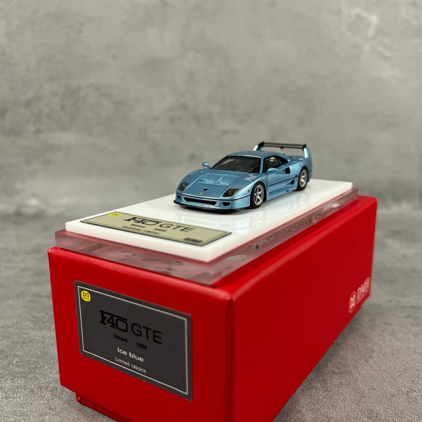 DMH 1:64 Ferrari F40 GTE – Ice Blue (Resin, Limited to 149 pcs)