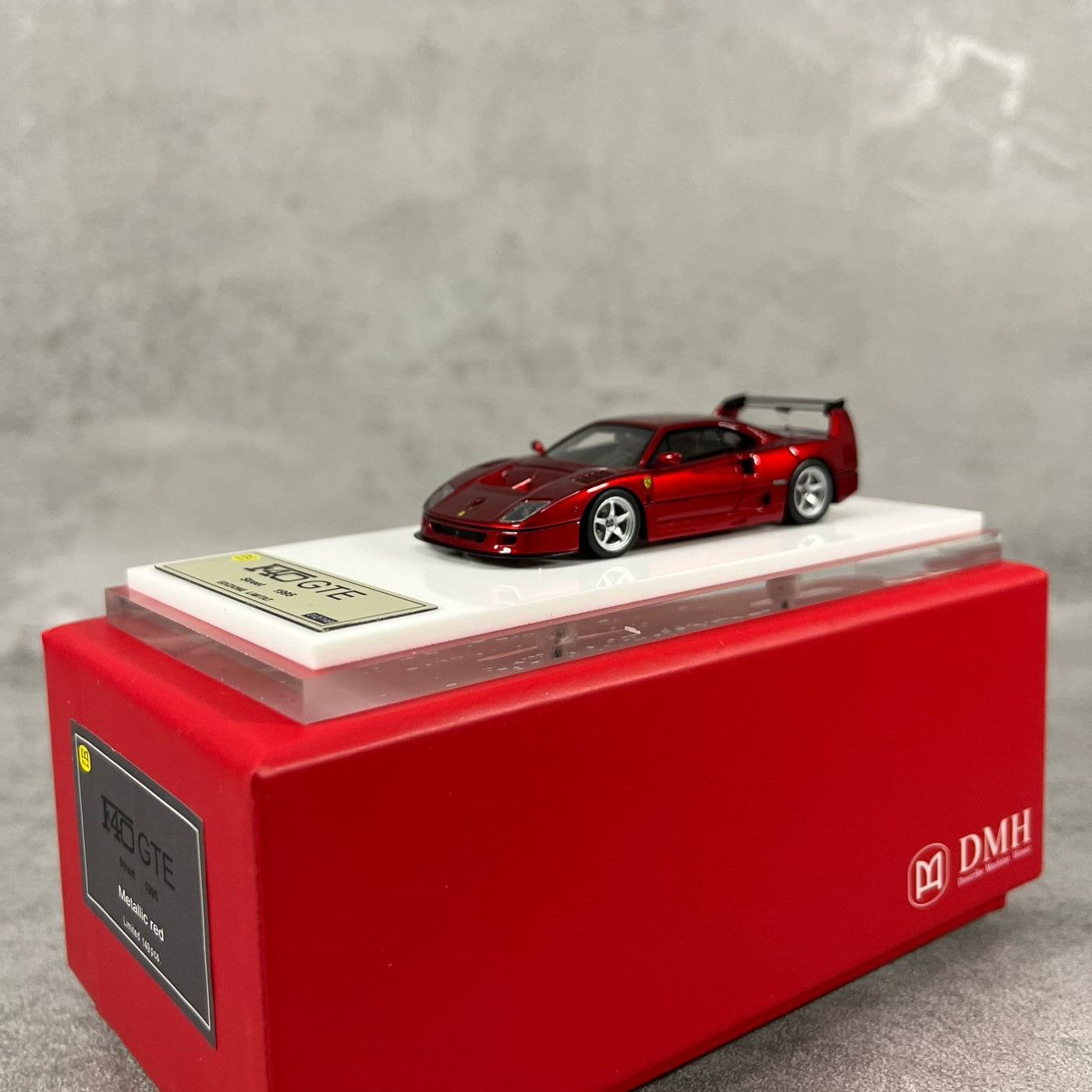 DMH 1:64 Ferrari F40 GTE – Metallic Red (Resin, Limited to 149 pcs)