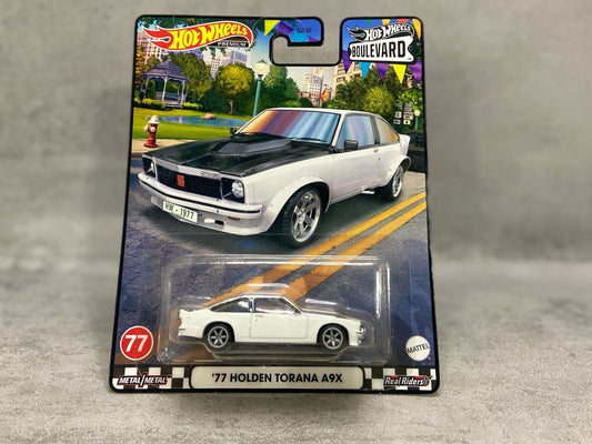 Hot Wheels Boulevard '77 Holden Torana A9X – mașinuță premium 1:64 cu design de performanță și detalii autentice