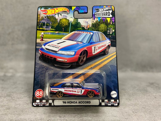 Hot Wheels Boulevard '96 Honda Accord – mașinuță premium 1:64 cu design clasic și finisaj de înaltă calitate

