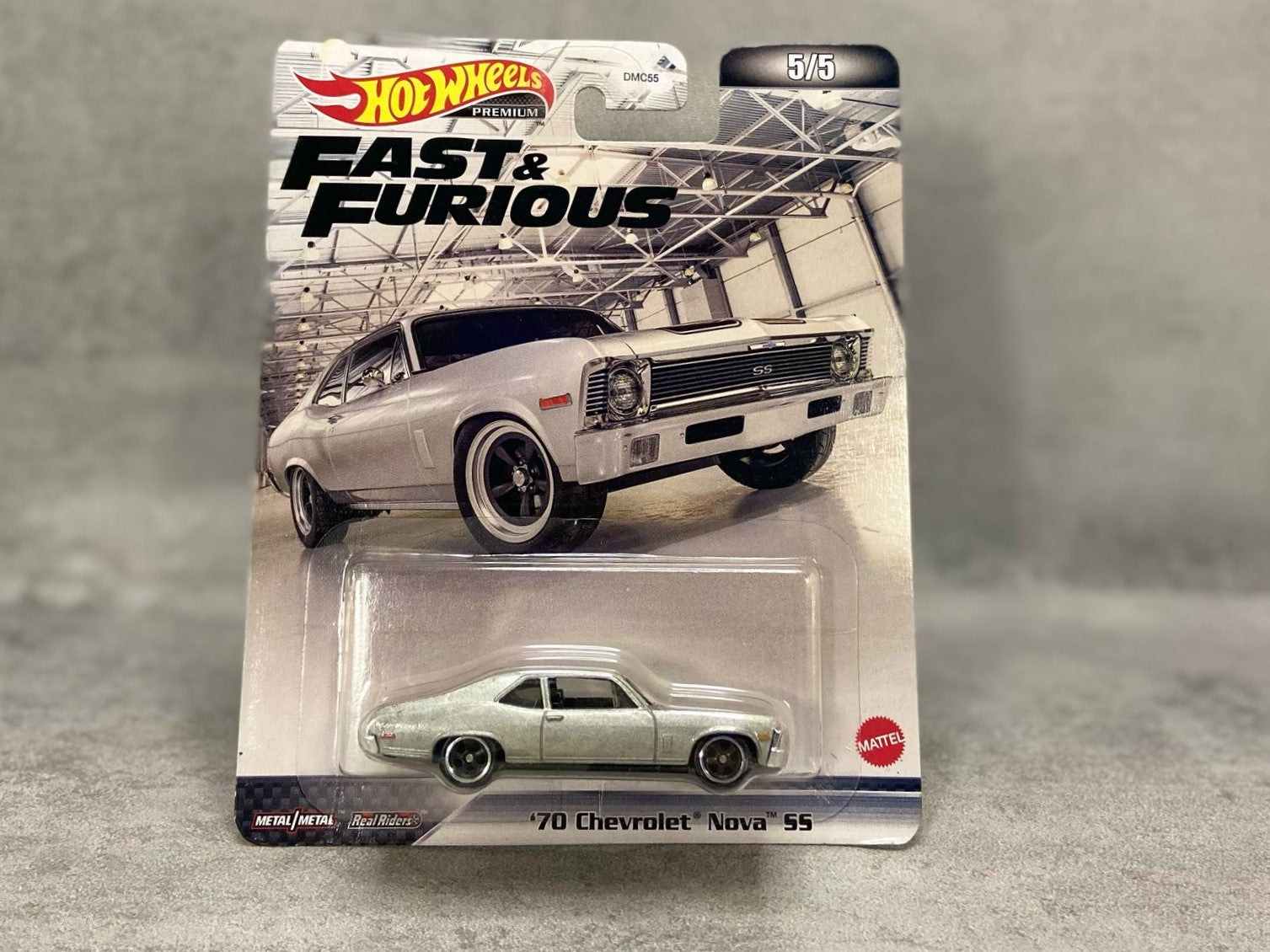 Hot Wheels Fast and Furious '70 Chevrolet Nova SS – mașinuță premium 1:64 cu design clasic de muscle car și detalii autentice din Fast and Furious