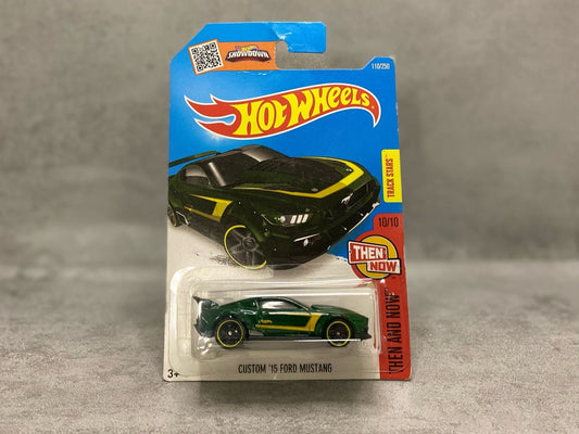 Hot Wheels Custom '15 Ford Mustang – mașinuță 1:64 cu design sportiv și personalizări de top

