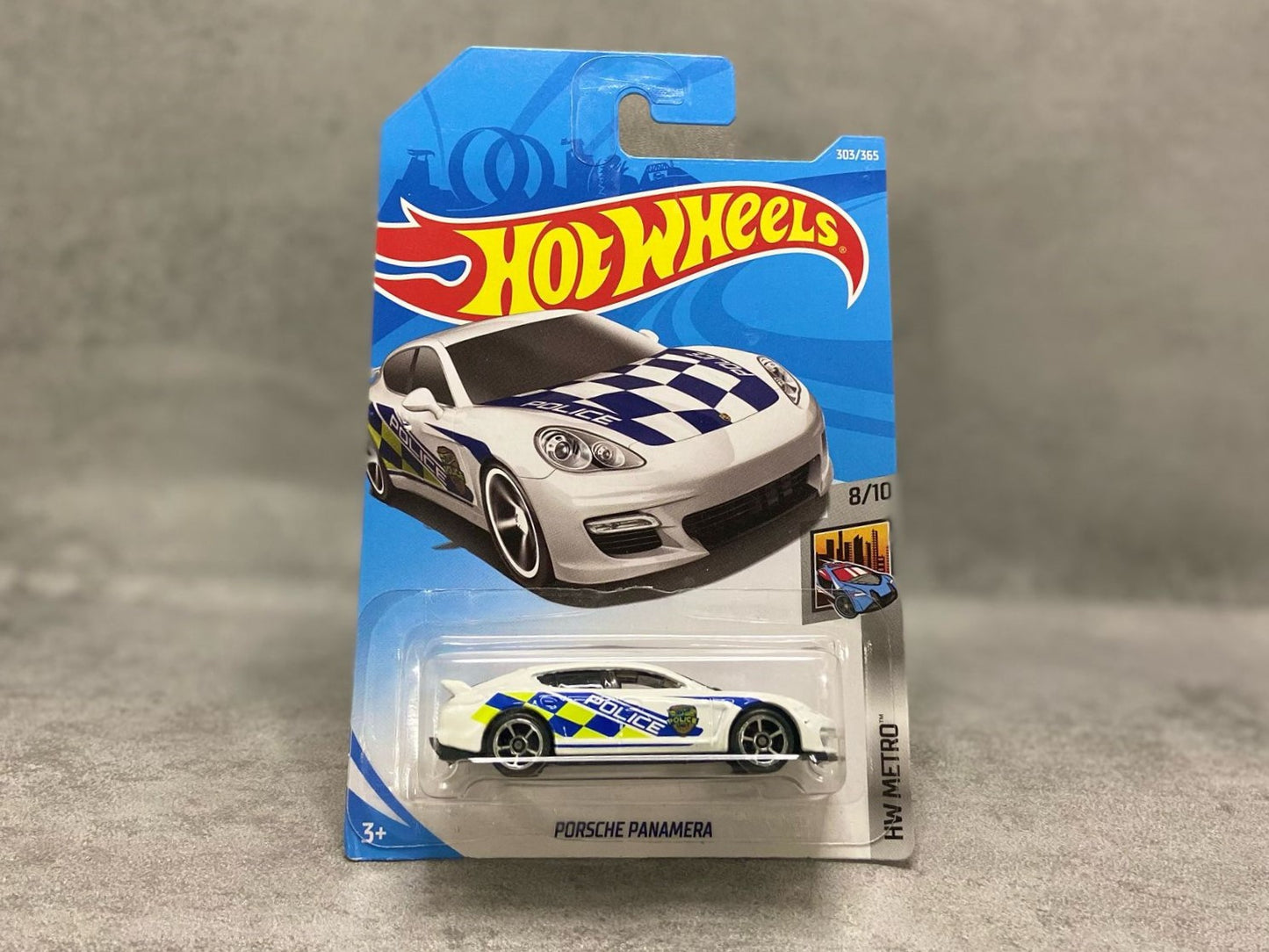 Hot Wheels Porsche Panamera – mașinuță 1:64 sportivă cu design elegant de sedan premium

