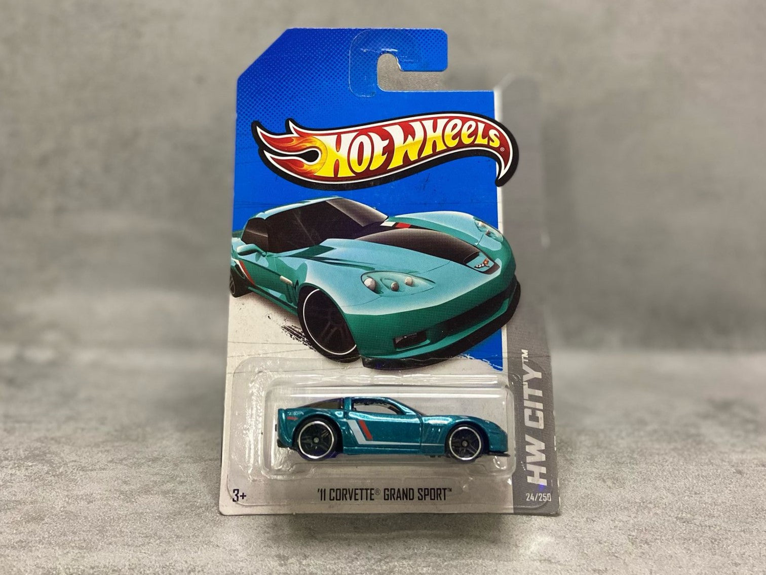 Hot Wheels '11 Corvette Grand Sport – mașinuță 1:64 stil muscle car modern, din seria Mainline