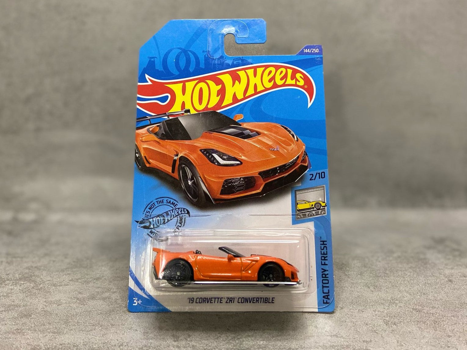 Hot Wheels '19 Corvette ZR1 Convertible – mașinuță 1:64 decapotabilă de înaltă performanță