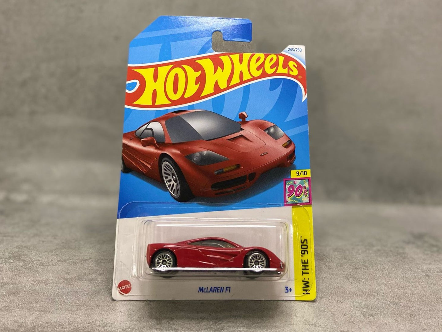 Hot Wheels McLaren F1 – mașinuță 1:64 supercar clasic din anii ’90, stil britanic