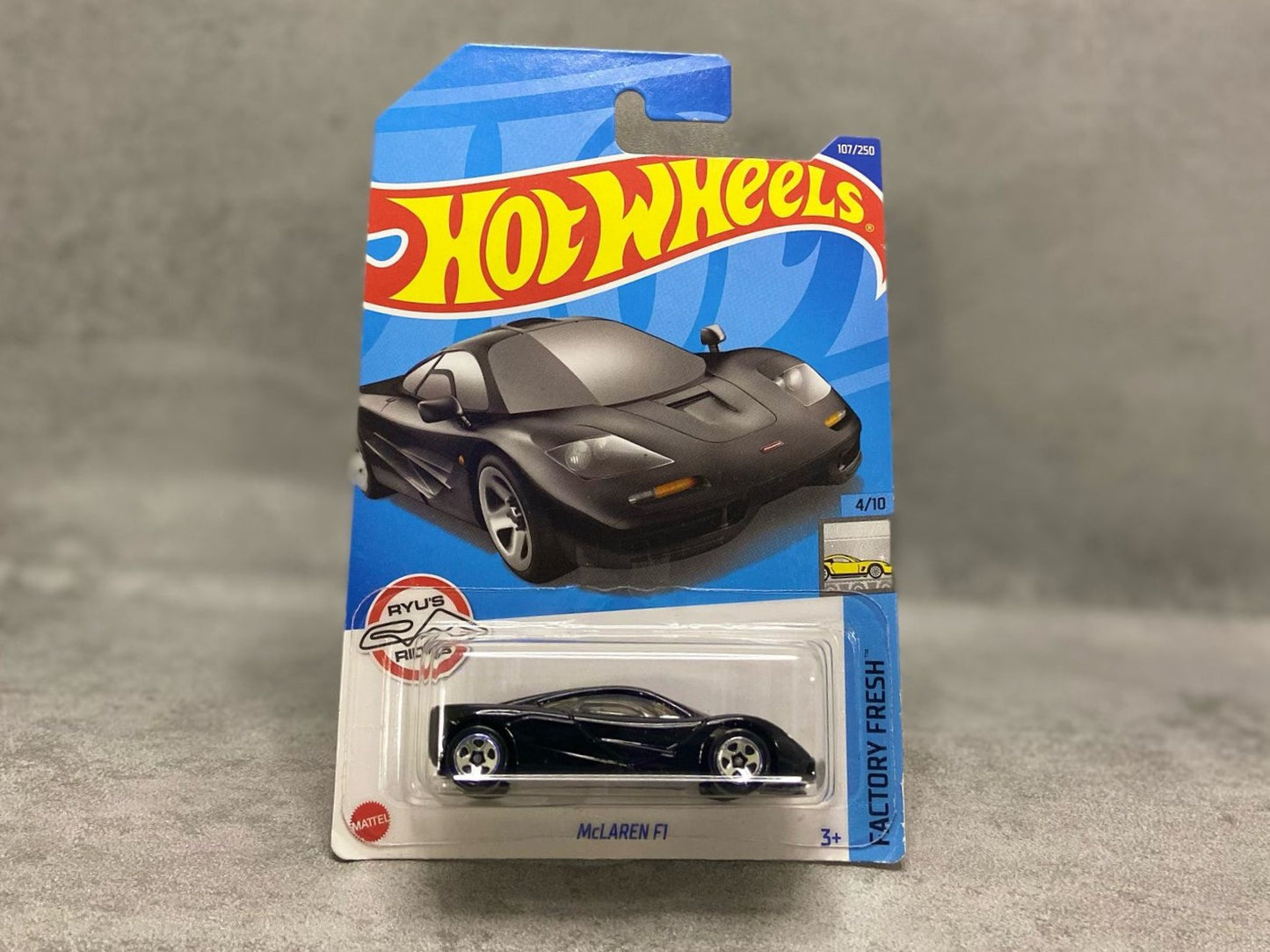 Hot Wheels McLaren F1 – mașinuță 1:64 supercar clasic cu design emblematic din anii ’90

