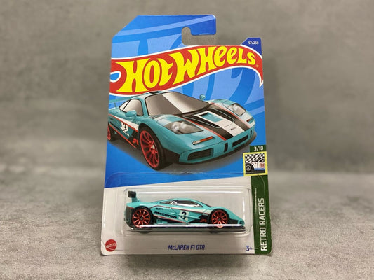 Hot Wheels McLaren F1 GTR Retro Racers – mașinuță 1:64 cu design fantezist de competiție


